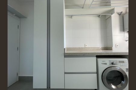 Apartamento à venda com 117m², 3 quartos e 2 vagas Apartamento à venda com 117m², 3 quartos e 2 vagasÁrea de Serviço