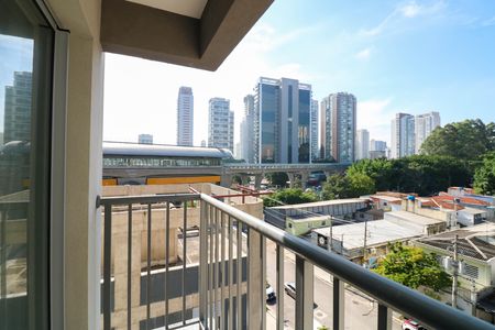 Varanda de kitnet/studio para alugar com 1 quarto, 25m² em Vila Cordeiro, São Paulo