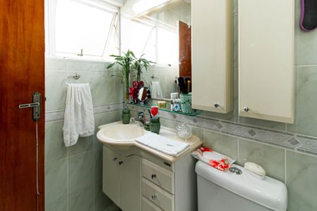 Casa à venda com 149m², 3 quartos e 2 vagasBanheiro da Suíte