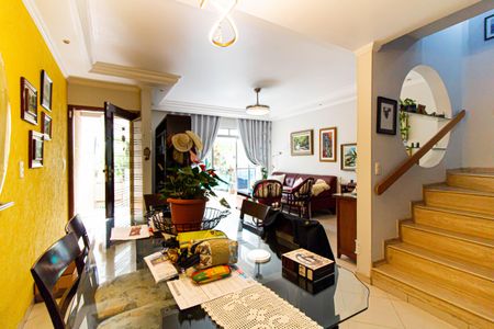 Casa à venda com 149m², 3 quartos e 2 vagasSala 