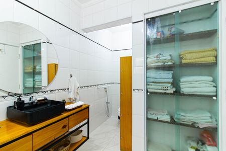 Casa à venda com 149m², 3 quartos e 2 vagasBanheiro Social