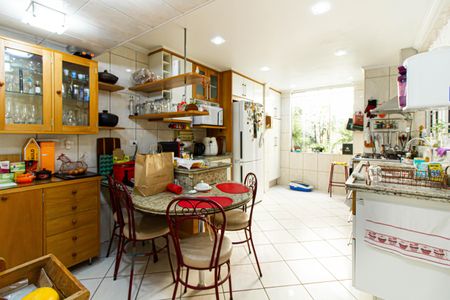 Casa à venda com 149m², 3 quartos e 2 vagasCozinha