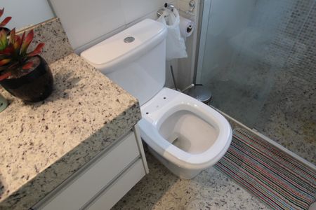 Apartamento à venda com 180m², 3 quartos e 4 vagasBanheiro da Suite 2