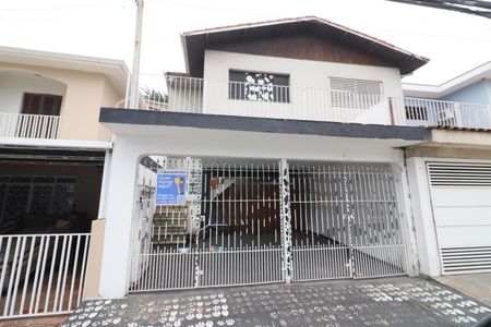 Casa para alugar com 160m², 4 quartos e 2 vagasFachada