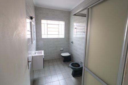 Casa para alugar com 160m², 4 quartos e 2 vagasBanheiro Social
