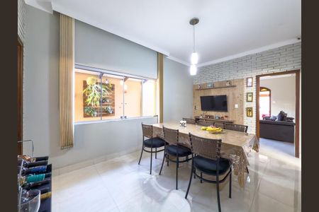 Casa à venda com 247m², 3 quartos e 2 vagasCopa