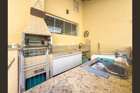 Casa à venda com 247m², 3 quartos e 2 vagasÁrea Churrasqueira / Área de Serviço