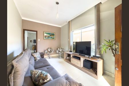 Sala de casa à venda com 3 quartos, 247m² em Renascença, Belo Horizonte