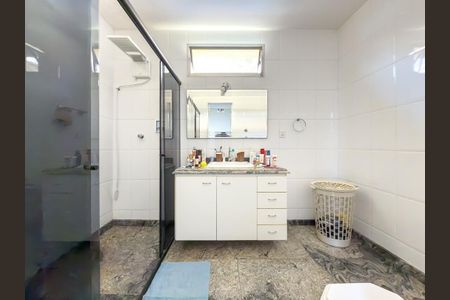 Casa à venda com 247m², 3 quartos e 2 vagasBanheiro Suíte