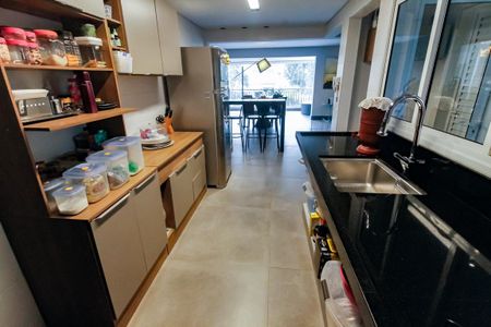 Apartamento à venda com 127m², 2 quartos e 2 vagasCozinha - Armários