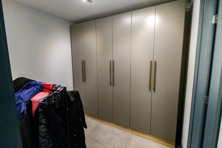 Apartamento à venda com 127m², 2 quartos e 2 vagasCloset da suíte 2