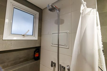 Apartamento à venda com 127m², 2 quartos e 2 vagasBanheiro da Suíte 1 - chuveiro