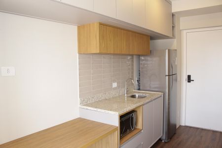 Cozinha de kitnet/studio para alugar com 1 quarto, 21m² em Santa Efigênia, São Paulo