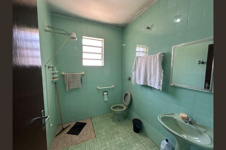 Casa para alugar com 329m², 2 quartos e 5 vagasBanheiro Social