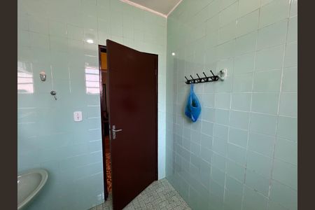 Casa para alugar com 329m², 2 quartos e 5 vagasBanheiro Social