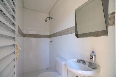 Casa à venda com 295m², 4 quartos e 4 vagasBanheiro de Serviço