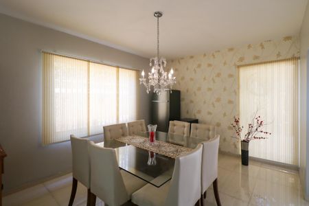 Casa à venda com 295m², 4 quartos e 4 vagasSala de Jantar