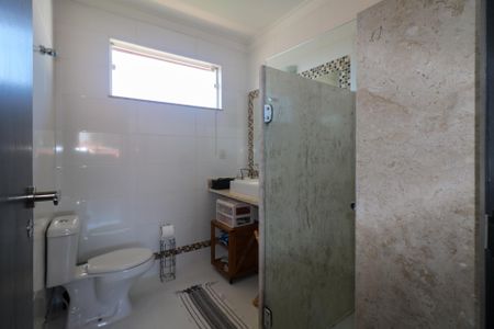 Casa à venda com 295m², 4 quartos e 4 vagasBanheiro da Suíte