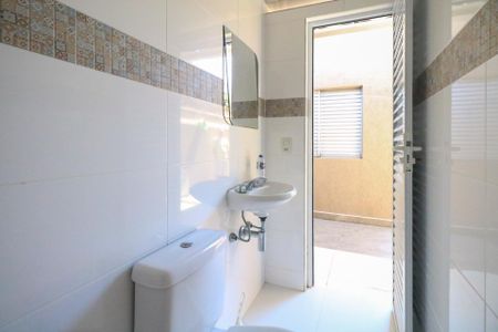 Casa à venda com 295m², 4 quartos e 4 vagasBanheiro de Serviço