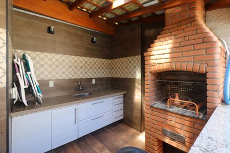 Casa à venda com 295m², 4 quartos e 4 vagasPiscina e Churrasqueira