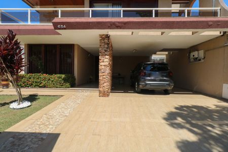 Casa à venda com 295m², 4 quartos e 4 vagasGaragem