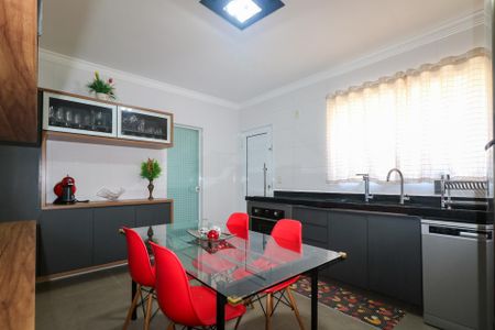 Casa à venda com 295m², 4 quartos e 4 vagasCozinha