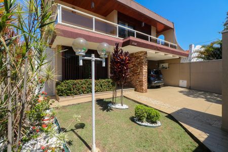 Casa à venda com 295m², 4 quartos e 4 vagasQuintal