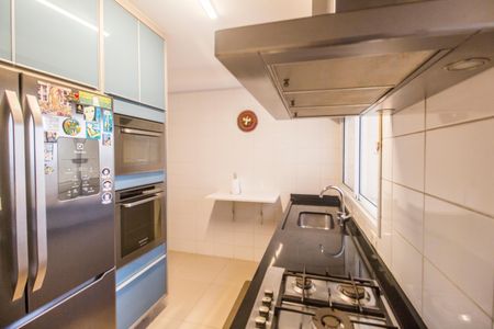 Apartamento à venda com 133m², 3 quartos e 2 vagas Apartamento à venda com 133m², 3 quartos e 2 vagasCozinha