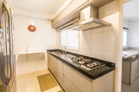 Apartamento à venda com 133m², 3 quartos e 2 vagas Apartamento à venda com 133m², 3 quartos e 2 vagasCozinha