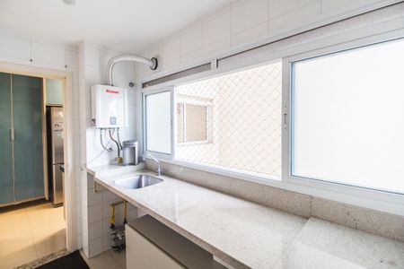 Apartamento à venda com 133m², 3 quartos e 2 vagas Apartamento à venda com 133m², 3 quartos e 2 vagasÁrea de Serviço