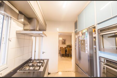 Apartamento à venda com 133m², 3 quartos e 2 vagas Apartamento à venda com 133m², 3 quartos e 2 vagasCozinha