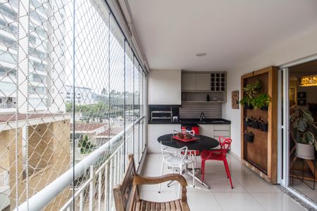 Apartamento à venda com 133m², 3 quartos e 2 vagas Apartamento à venda com 133m², 3 quartos e 2 vagasVaranda da Sala