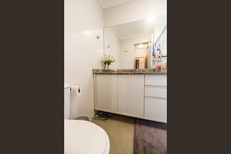 Apartamento à venda com 133m², 3 quartos e 2 vagas Apartamento à venda com 133m², 3 quartos e 2 vagasBanheiro da Suíte