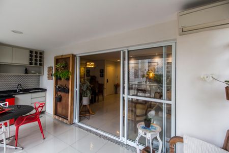 Apartamento à venda com 133m², 3 quartos e 2 vagas Apartamento à venda com 133m², 3 quartos e 2 vagasVaranda da Sala