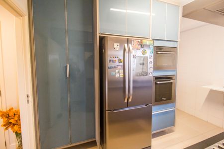 Apartamento à venda com 133m², 3 quartos e 2 vagas Apartamento à venda com 133m², 3 quartos e 2 vagasCozinha