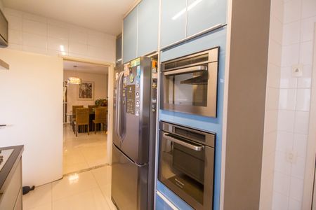 Apartamento à venda com 133m², 3 quartos e 2 vagas Apartamento à venda com 133m², 3 quartos e 2 vagasCozinha