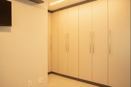 Apartamento para alugar com 64m², 2 quartos e 1 vagaSuíte