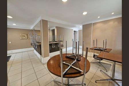 Apartamento à venda com 64m², 3 quartos e 1 vaga Apartamento à venda com 64m², 3 quartos e 1 vagaÁrea comum - Salão de festas