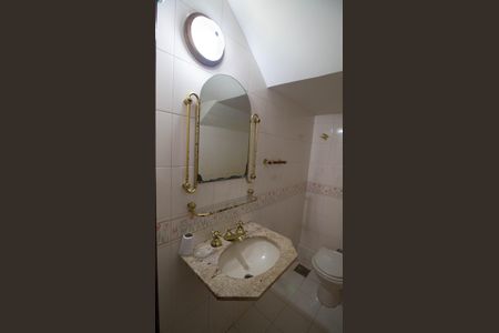 Casa de condomínio à venda com 333m², 5 quartos e 5 vagasBanheiro 3