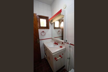 Casa de condomínio à venda com 333m², 5 quartos e 5 vagasBanheiro 1