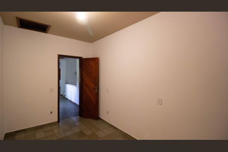Casa de condomínio à venda com 333m², 5 quartos e 5 vagasQuarto 