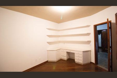 Casa de condomínio à venda com 333m², 5 quartos e 5 vagasQuarto 