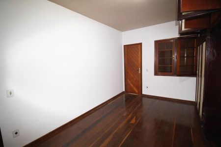 Casa de condomínio à venda com 333m², 5 quartos e 5 vagasQuarto