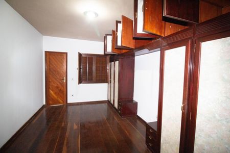 Casa de condomínio à venda com 333m², 5 quartos e 5 vagasQuarto