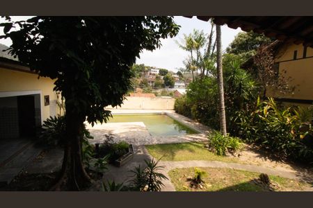 Casa de condomínio à venda com 333m², 5 quartos e 5 vagasVista do Quarto 