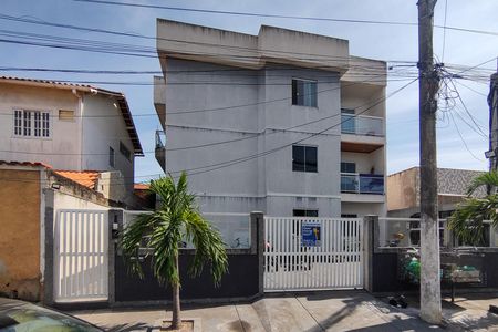 Fachada + plaquinha de apartamento para alugar com 2 quartos, 50m² em Trindade, São Gonçalo