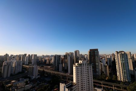 Varanda de kitnet/studio para alugar com 1 quarto, 27m² em Campo Belo, São Paulo
