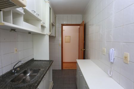 Apartamento à venda com 58m², 2 quartos e 2 vagasCozinha