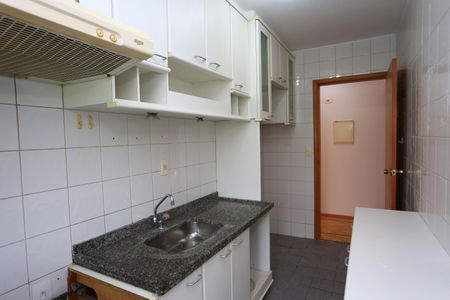 Apartamento à venda com 58m², 2 quartos e 2 vagasCozinha