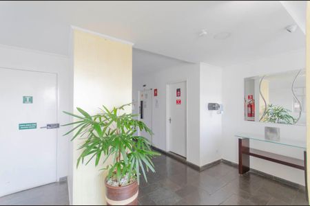 Apartamento à venda com 100m², 2 quartos e 2 vagas Apartamento à venda com 100m², 2 quartos e 2 vagasÁrea Comum - Hall de Entrada